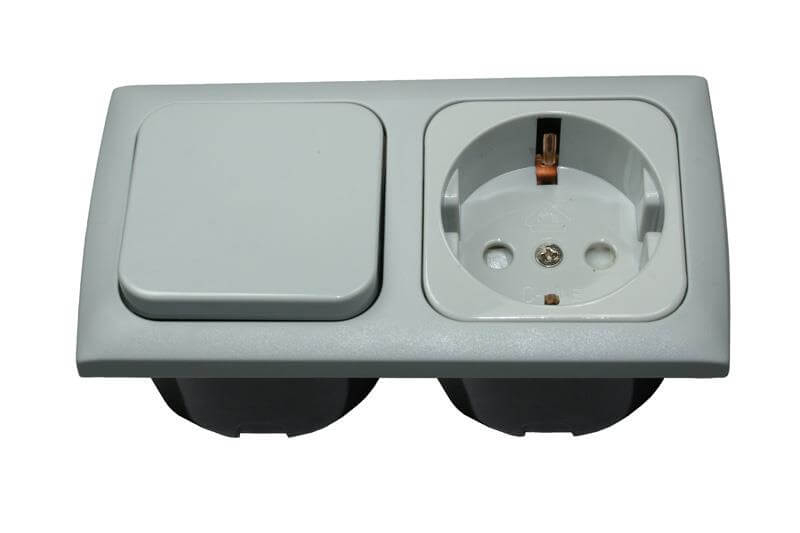 C-Line combinatie schakelaar en wandcontactdoos met Opal afdekraam 2 voudig grijs - verpakt