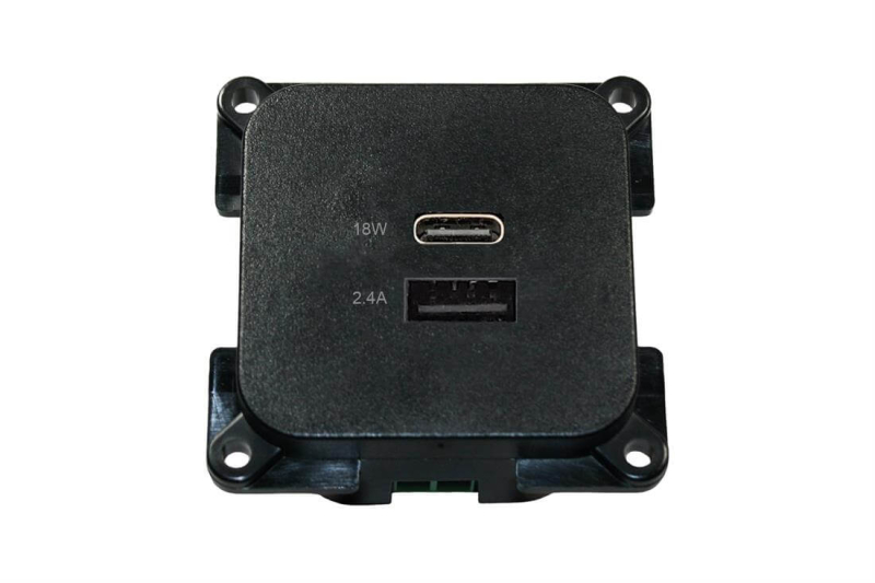 C-Line USB laadcontactdoos met USB-A en USB-C zwart