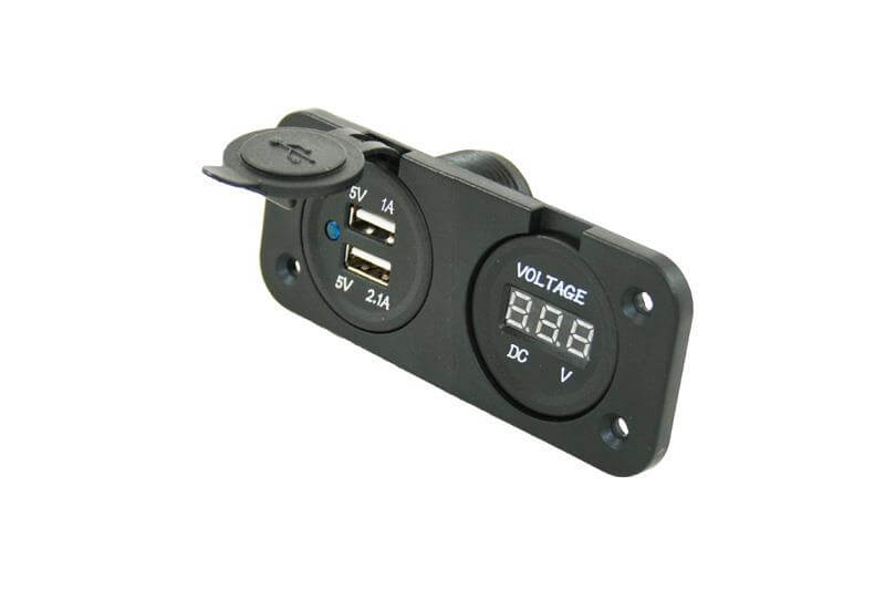 Power Line digitale Voltmeter 10-30V en 2x USB-A lader max. 3.1A laadstroom inbouw
